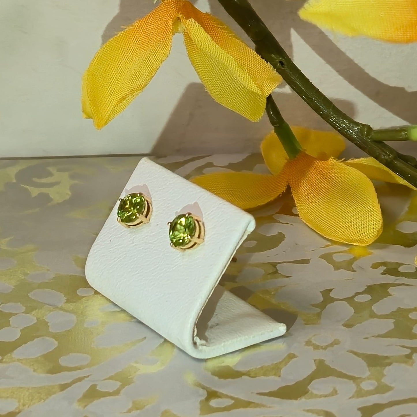 9ct Yellow Gold Peridot Stud Earrings