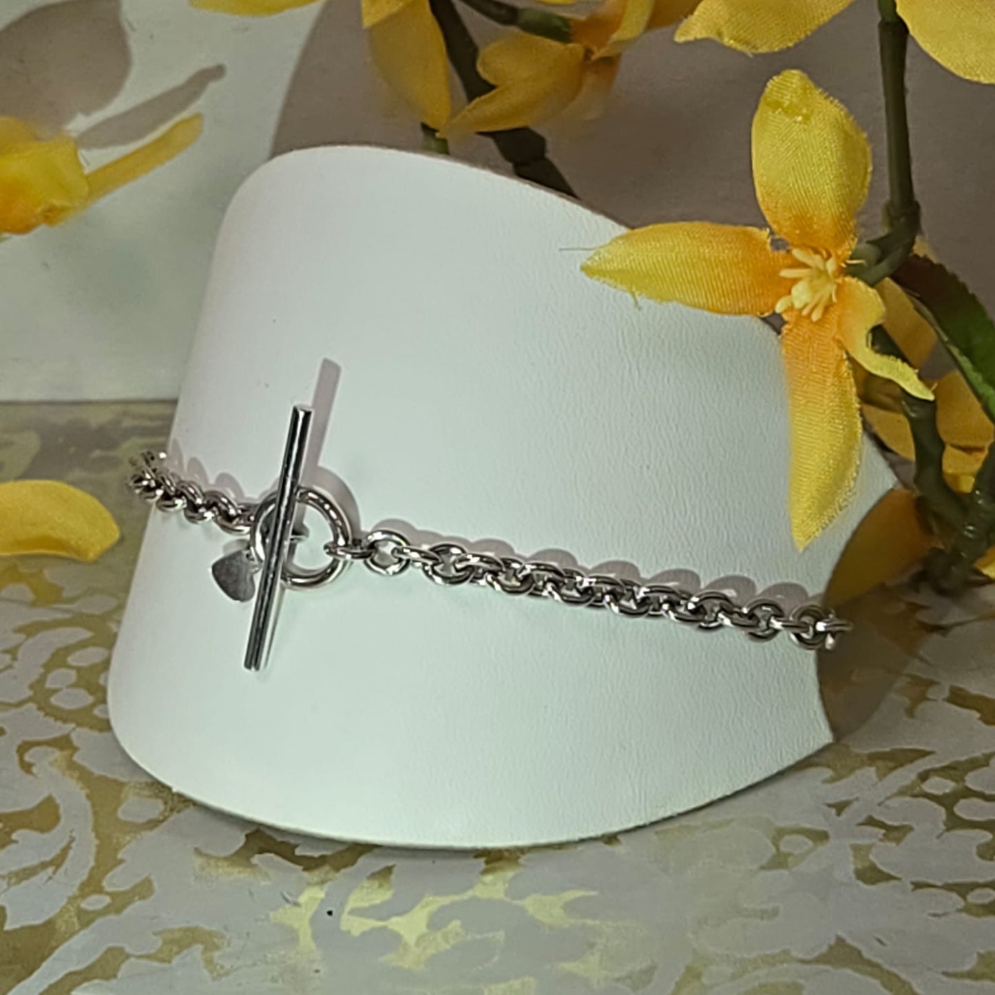 9ct White Gold T Bar Bracelet with Mini Heart