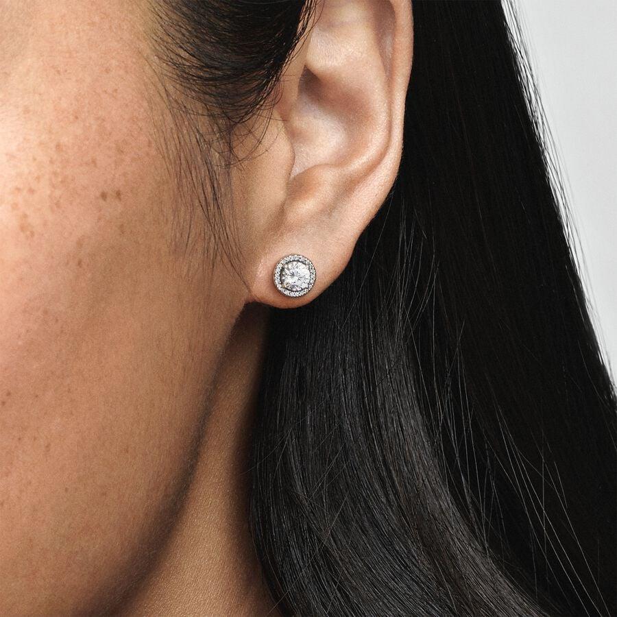 Round sparkle stud earrings