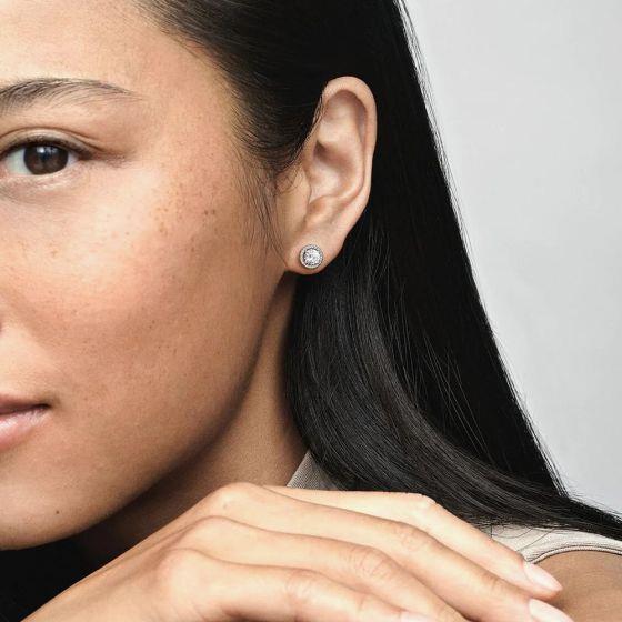 Round sparkle stud earrings