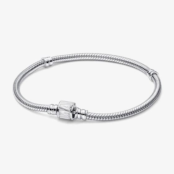 Moments Marvel Logo Clasp Bracelet