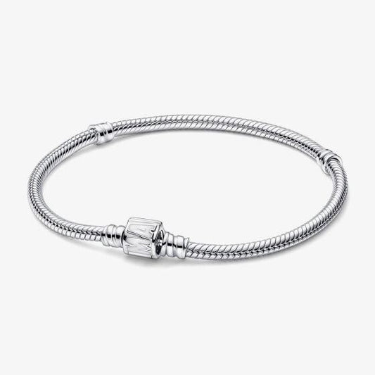 Moments Marvel Logo Clasp Bracelet