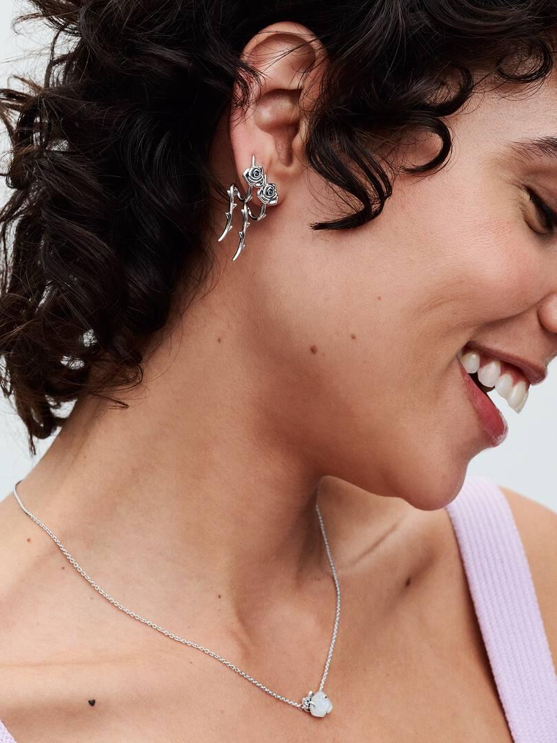 White Rose in Bloom Collier Necklace