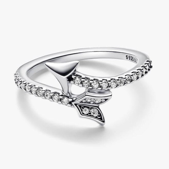 Sparkling Arrow Ring
