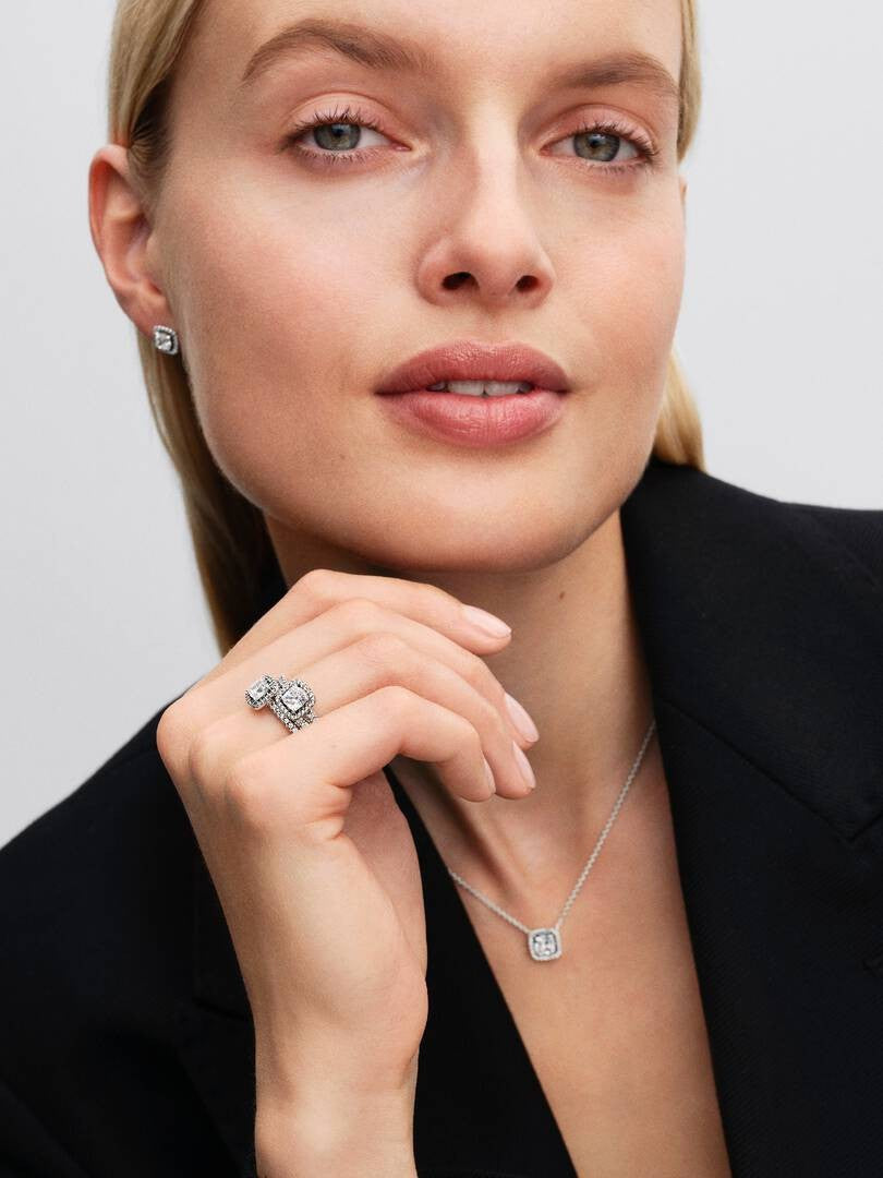 Halo Pendant Collier Necklace