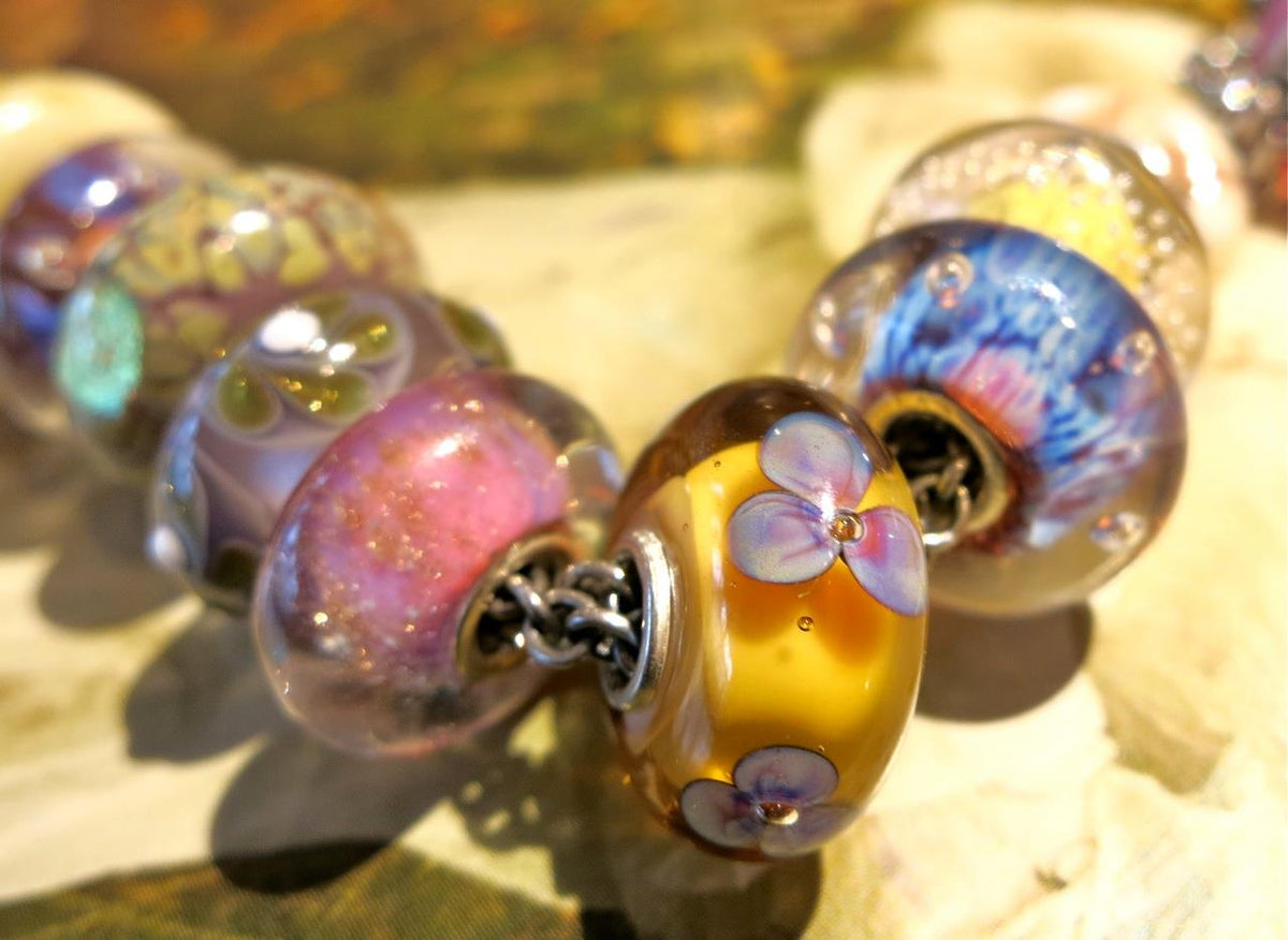 Amber Violets Bead