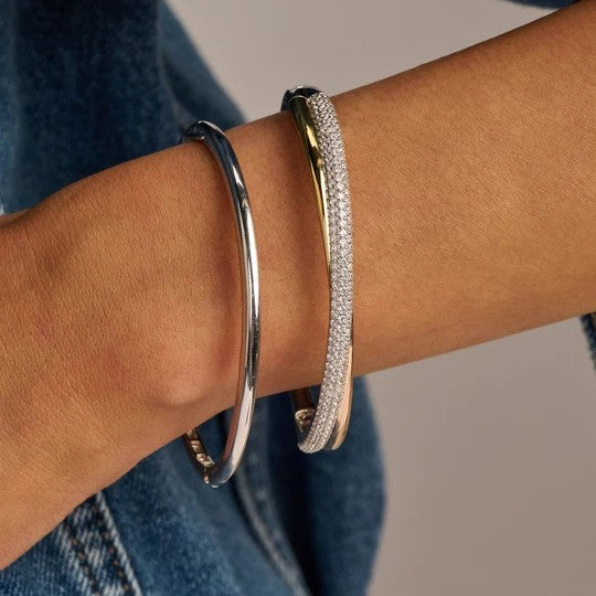 Classic Bangle Silver, medium.