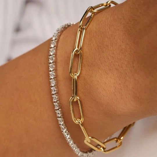 Closed Forever Chain Bracelet, medium.