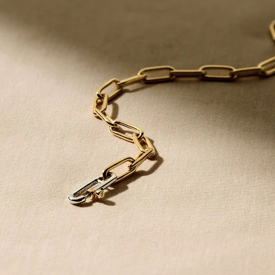 Closed Forever Chain Bracelet, medium.