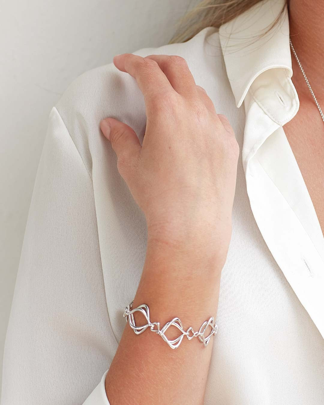 Alicia Entwined Link Bracelet