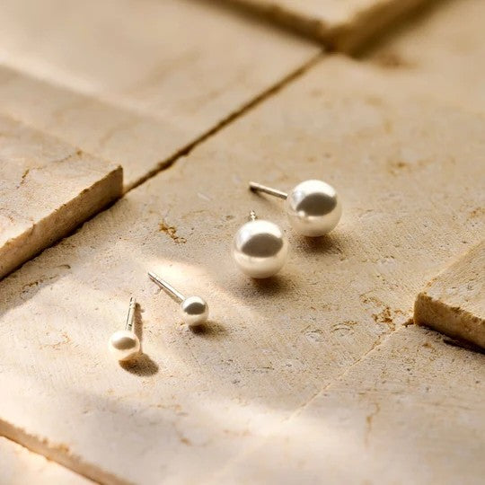 Pearl Earstuds 4mm