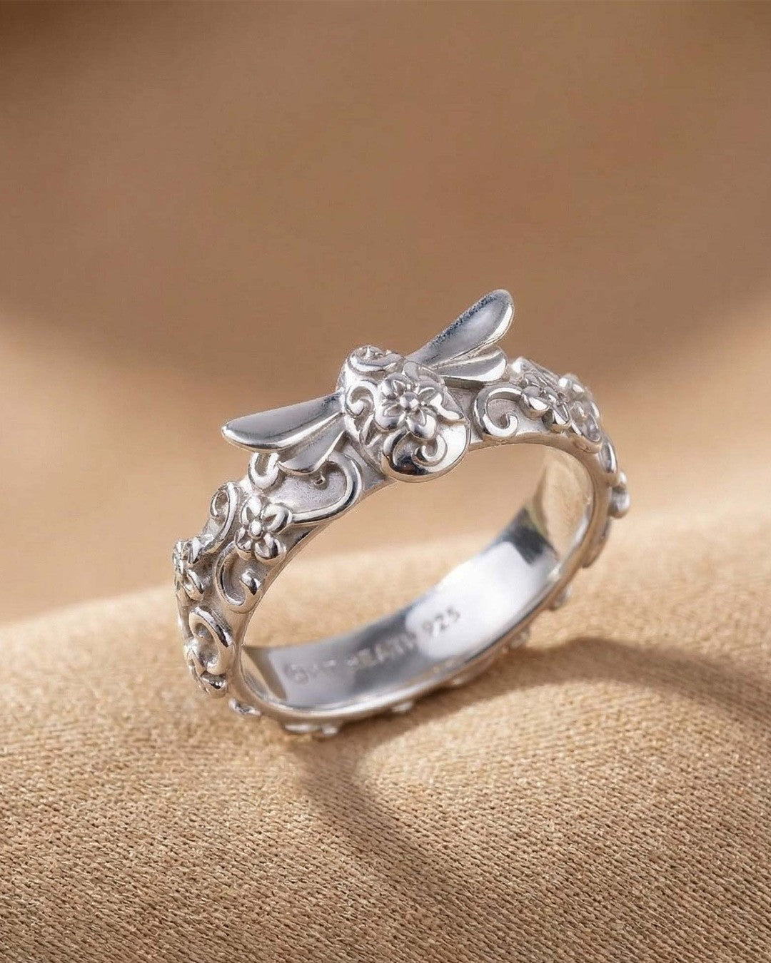 Blossom Flyte Honey Bee Ring