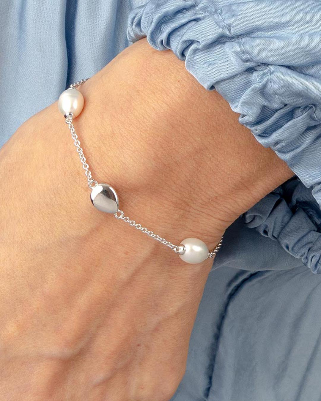 Coast Pebble Pearl Bracelet