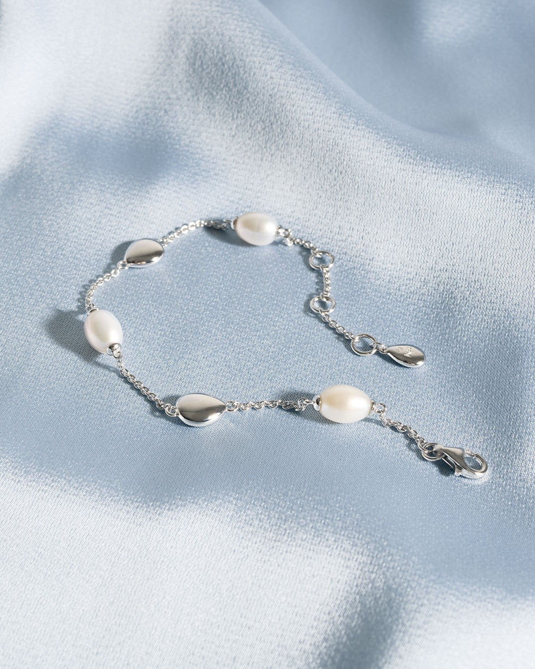 Coast Pebble Pearl Bracelet