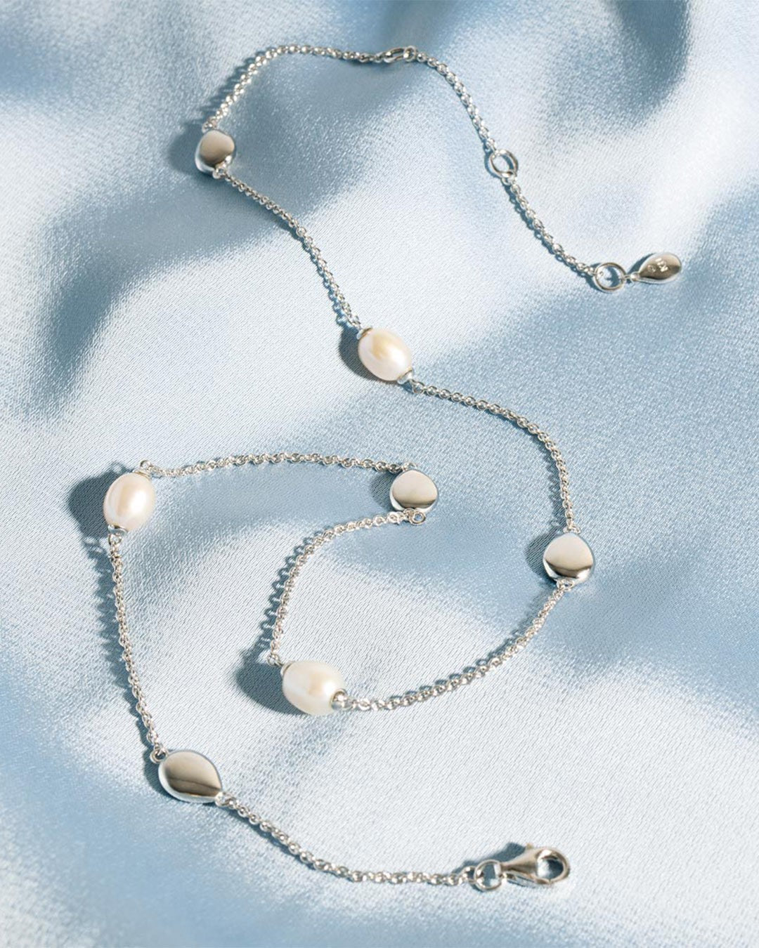 Coast Pebble Pearl Station Necklace