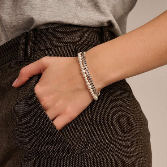 Modern Pearl Bracelet