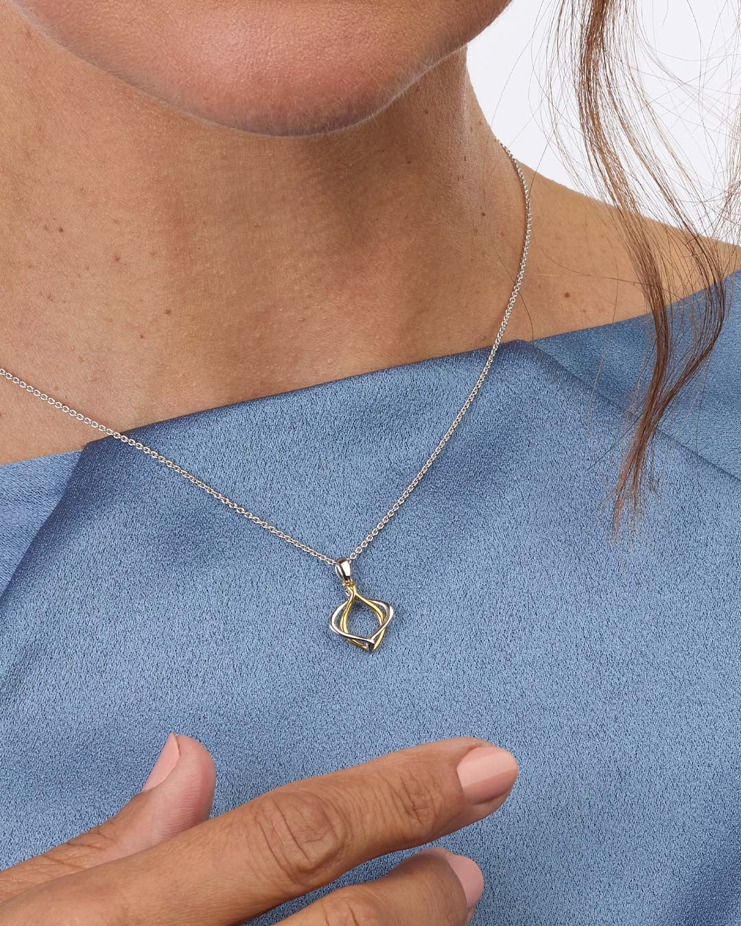 Alicia Golden Mini Necklace