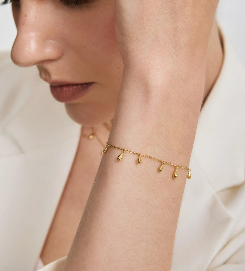 Gold Polished Teardrop Dangle Station Bracelet
