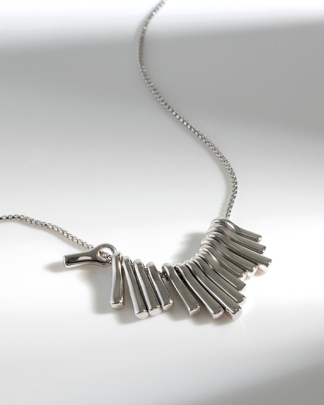 Array Luxe Dangle Necklace