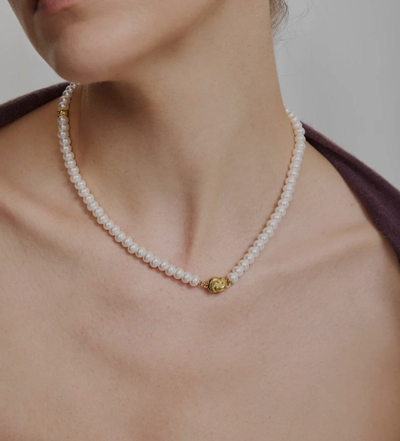 Gold Glass Pearl Beaded Twist Station Necklace