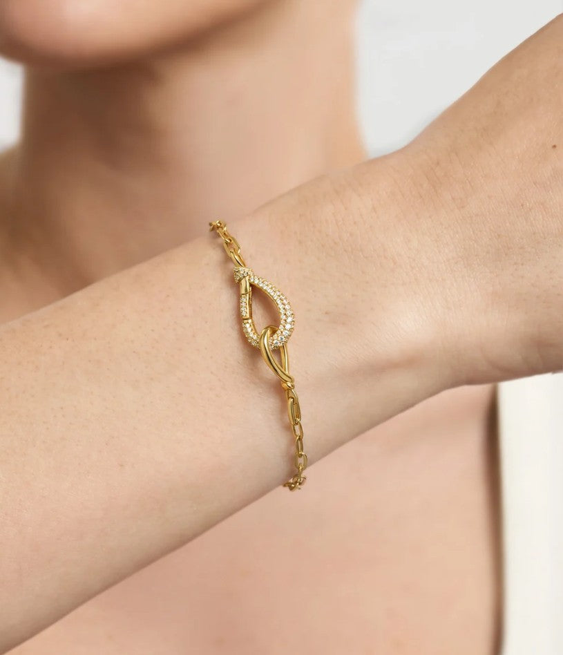 Gold Interlocked Pavé & Polished Knot Bracelet