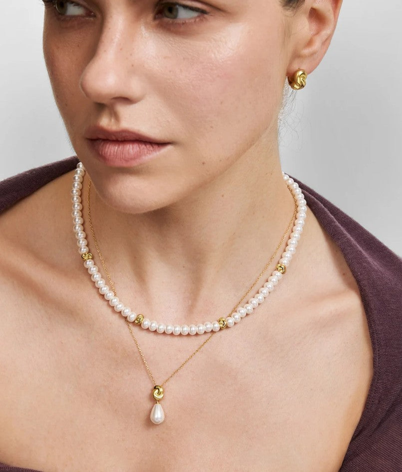 Gold Twist & Shell Pearl Necklace