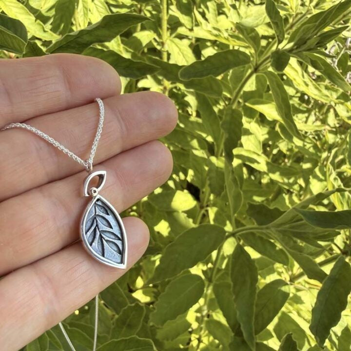 Spring Leaves Silver Necklace – ESL
