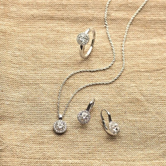 Classic Zirconia Necklace Round