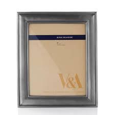 Royal Selangor Pewter English Photoframe 8" x 10"( 200mm x 250mm)
