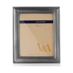 Royal Selangor Pewter English Photoframe 8" x 10"( 200mm x 250mm)